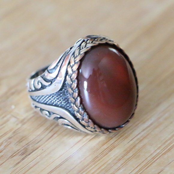925 Sterling Silver Men's Ring with Red Agate Stone - Picture 2 of 14